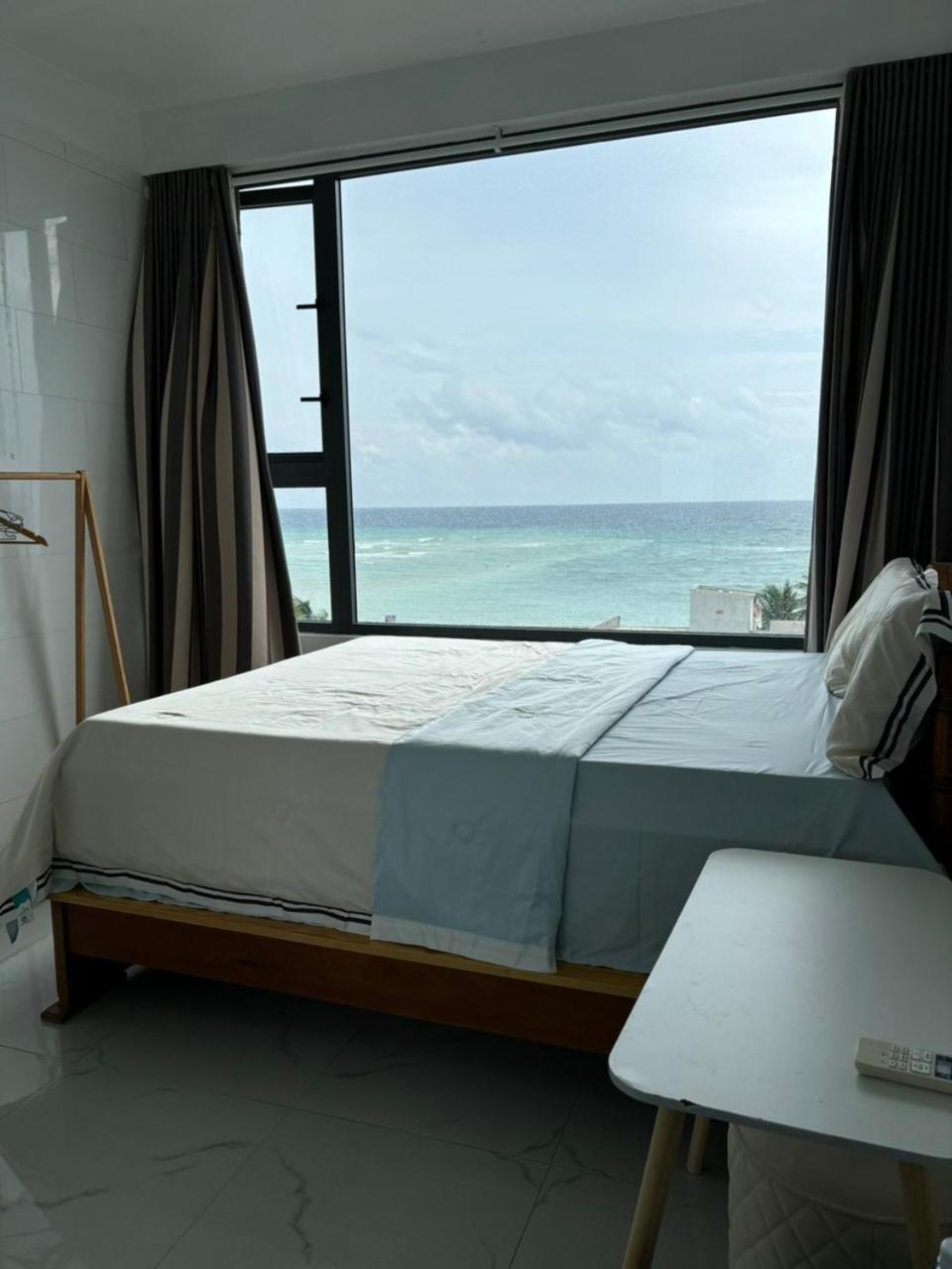 Khach San Hoang Phu Dao Phu Quy Hotell Cu Lao Thu Exteriör bild
