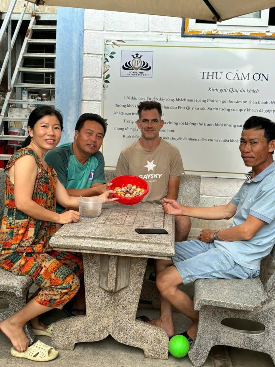 Khach San Hoang Phu Dao Phu Quy Hotell Cu Lao Thu Exteriör bild